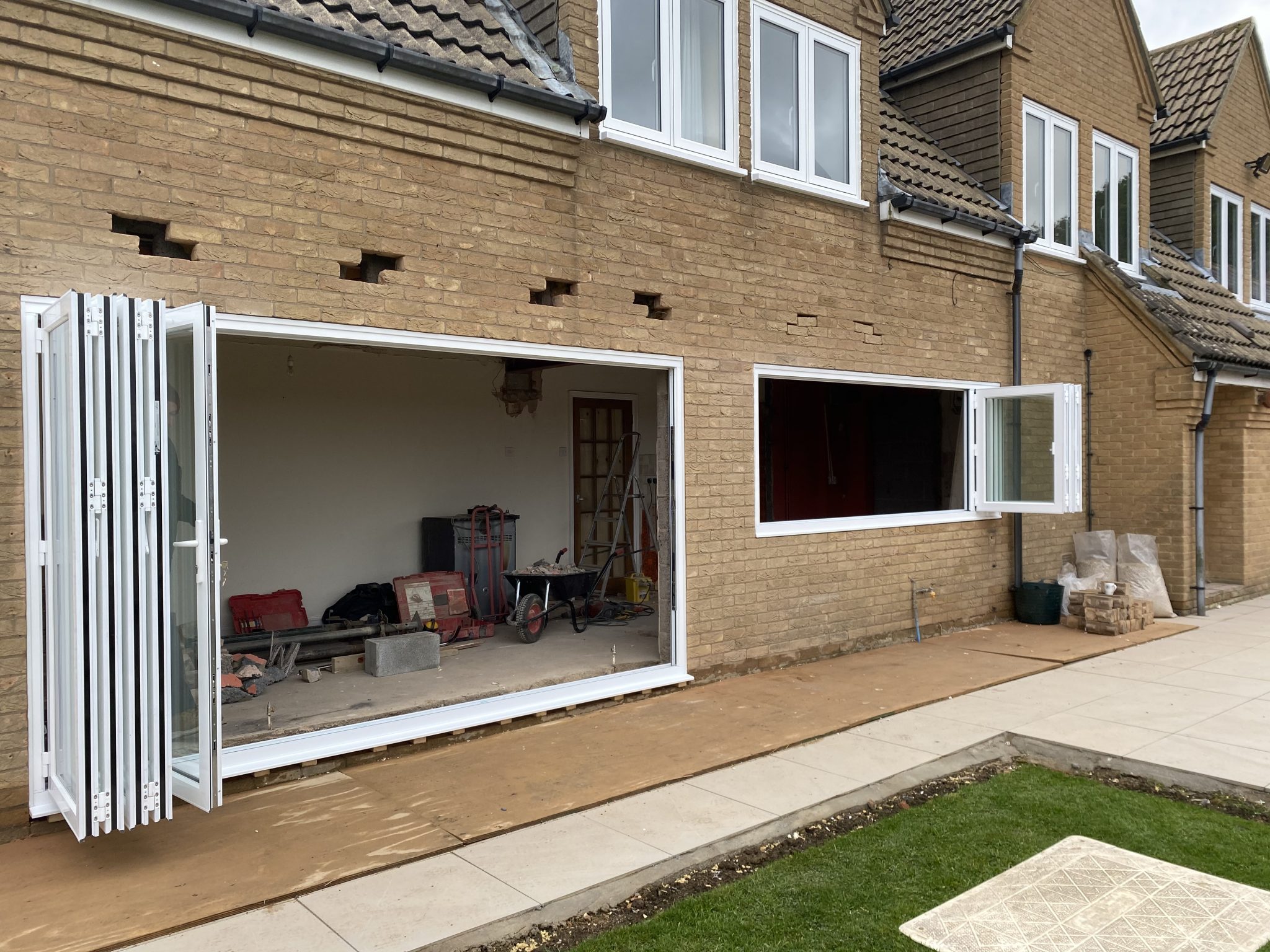 Origin bifolding doors in Leicestershire aluhomes LImited